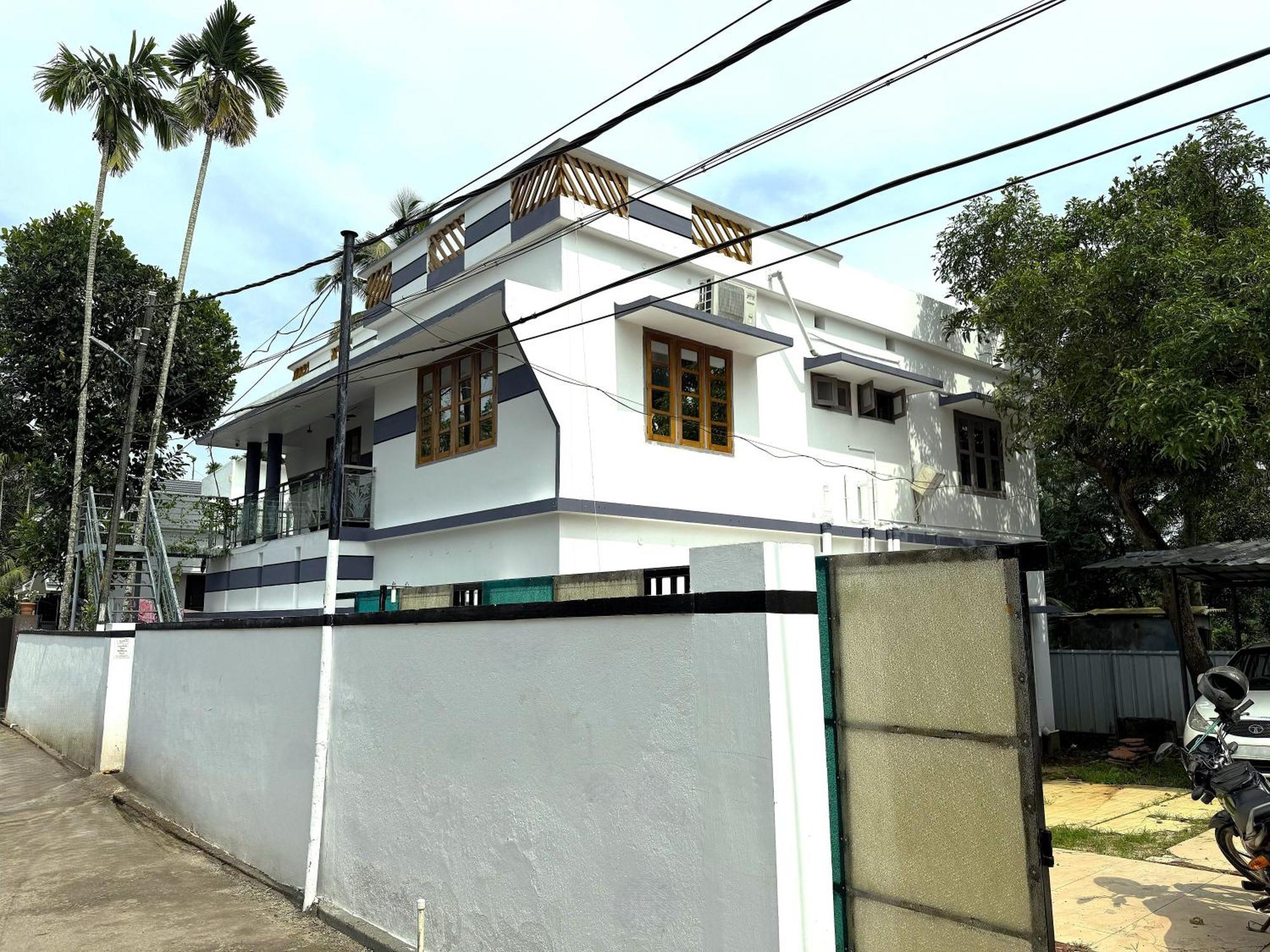 Paddy N Canal Homestay *